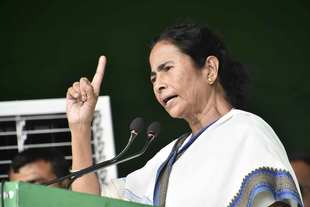 Cyclone Fani: Mamata cancels campaigns for 48 hrs, to monitor storm; PM Modi rally deferred