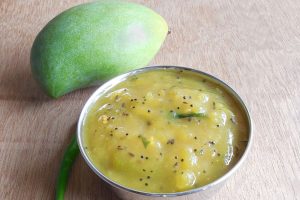 Simple ways to add raw mangoes to your daily summer diet