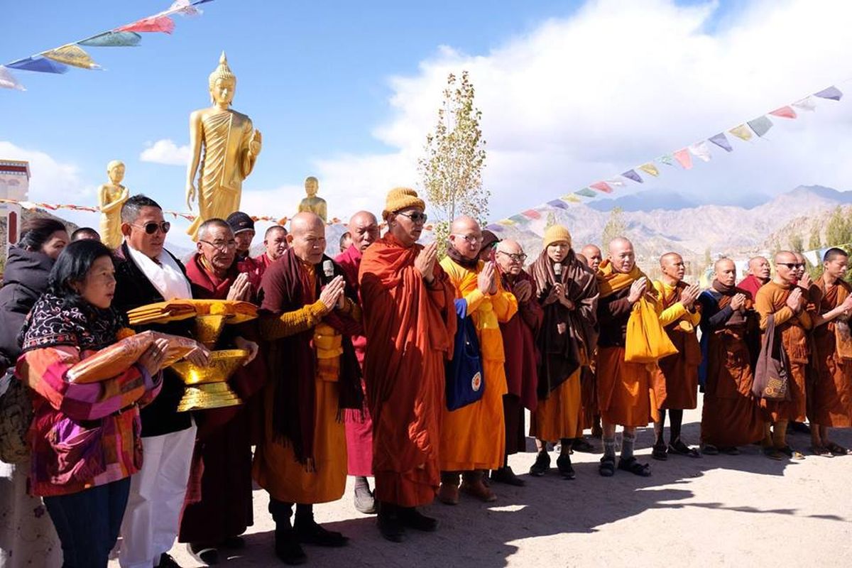 200 monks from Thailand to embark on Walk for World Peace in Himalayas