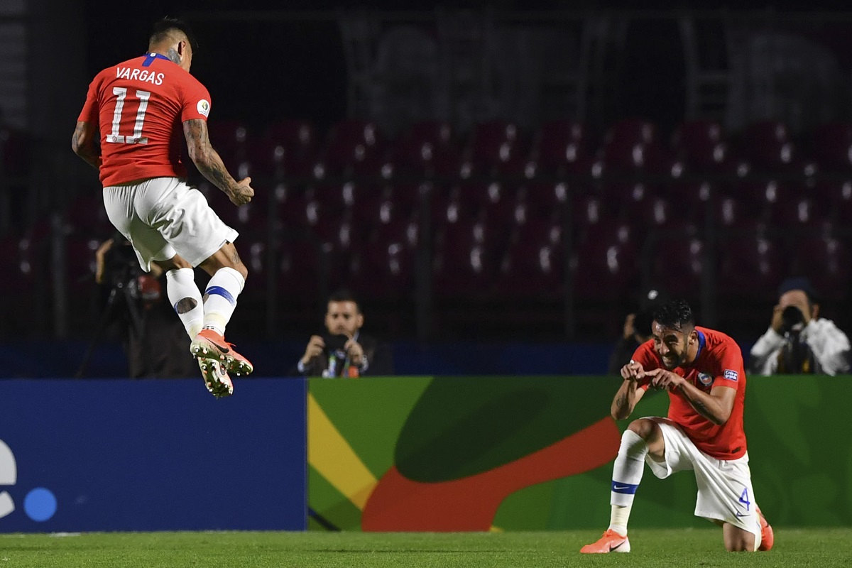 Chile begin Copa America title defence by trouncing Japan 4-0