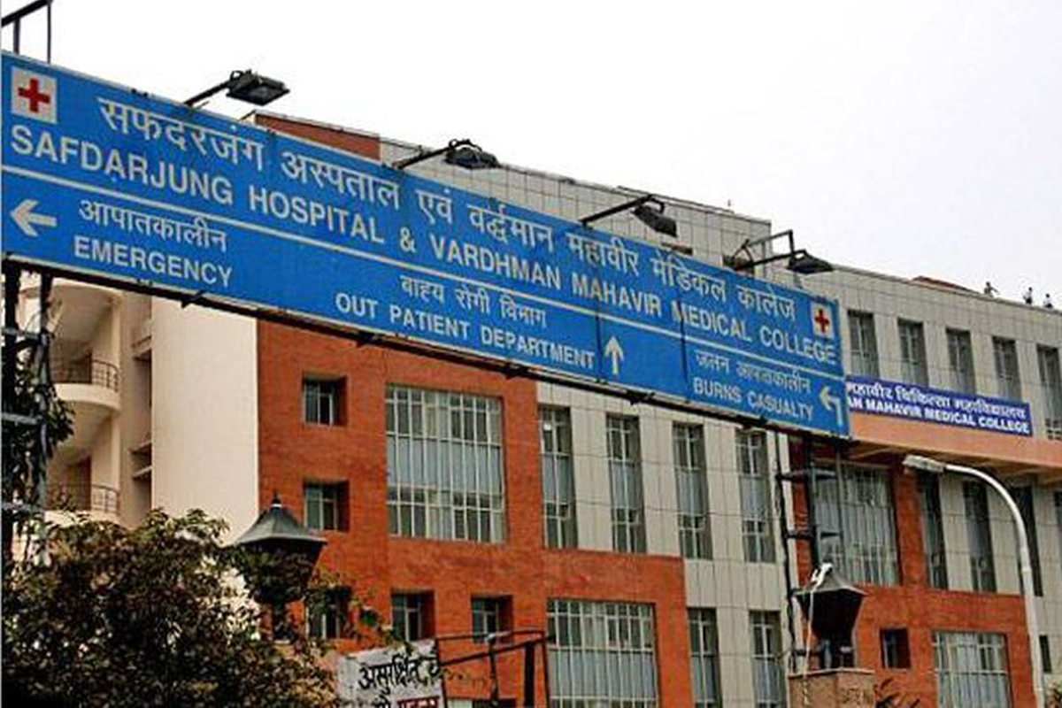 Contract nurses protest outside Vardhan’s house