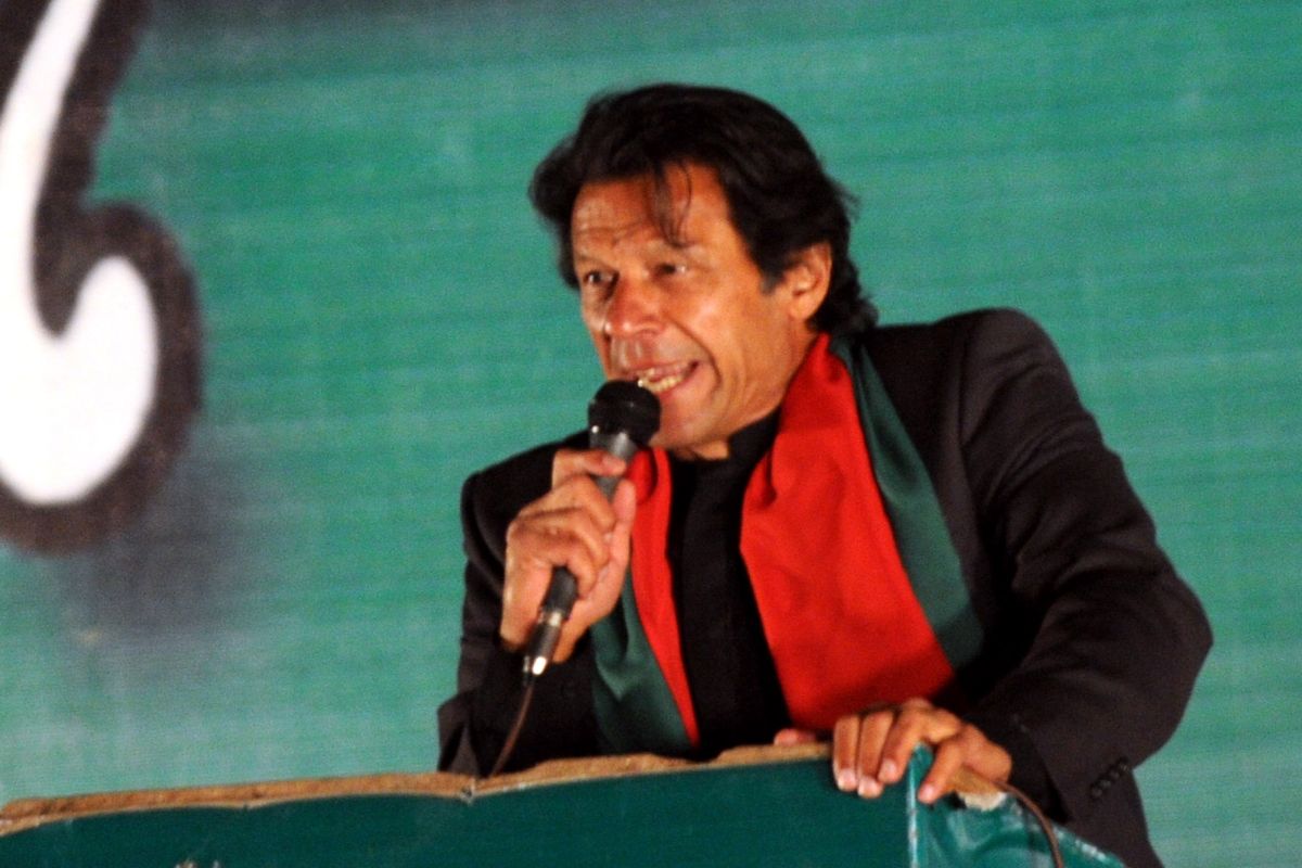 Pak PM Imran Khan takes notice of journalist-Minister altercation