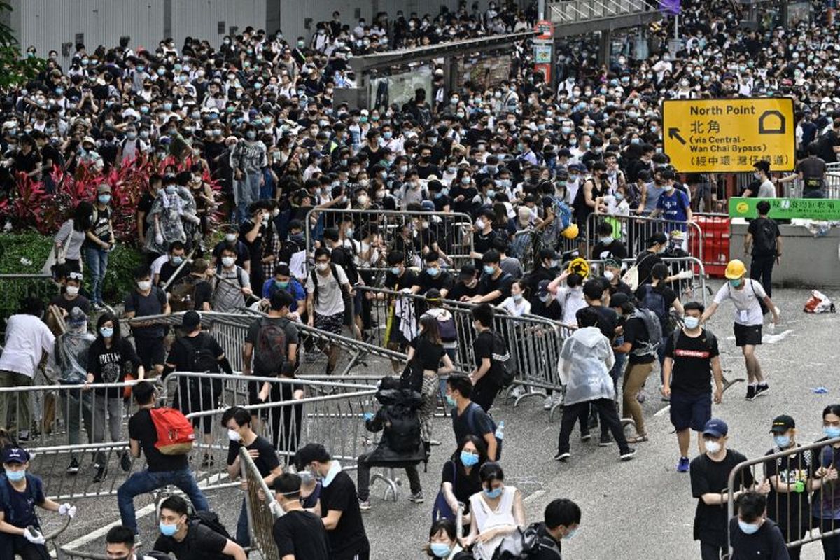 Thousands march in Hong Kong against China ahead of G20 summit in Japan