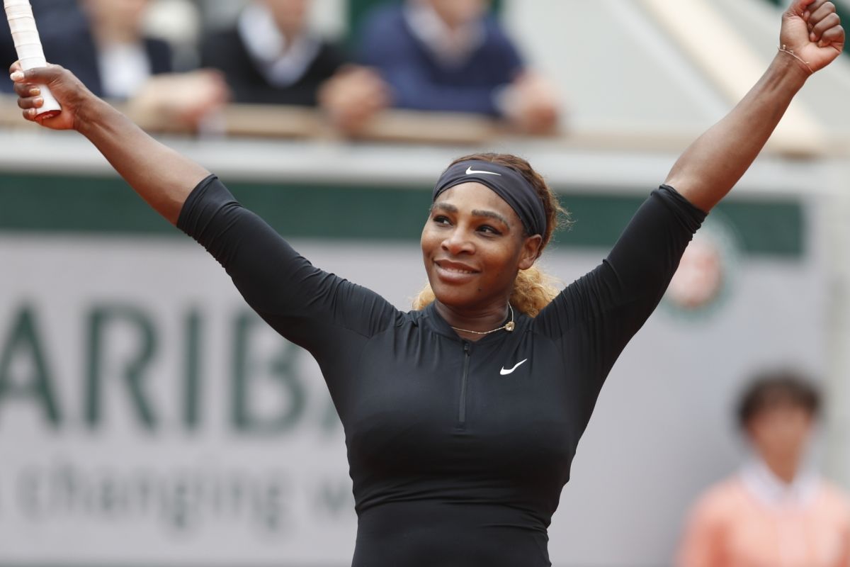Serena Williams hints of coming back