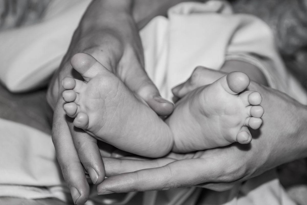 Baby cut out of 19-Year-Old mother’s womb in US dies