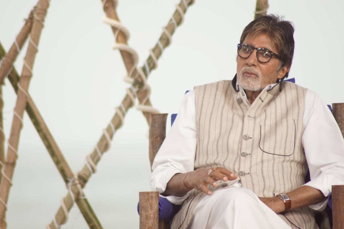 Big B pays off loans of 2,100 farmers from Bihar