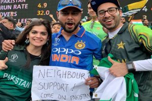 Indian fan supporting ‘neighbour’ Pakistan wins hearts