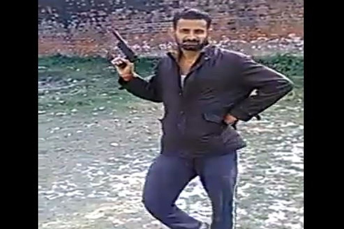 Inmates seen flashing gun, drinking liquor inside UP jail in video; probe on against 4 officials