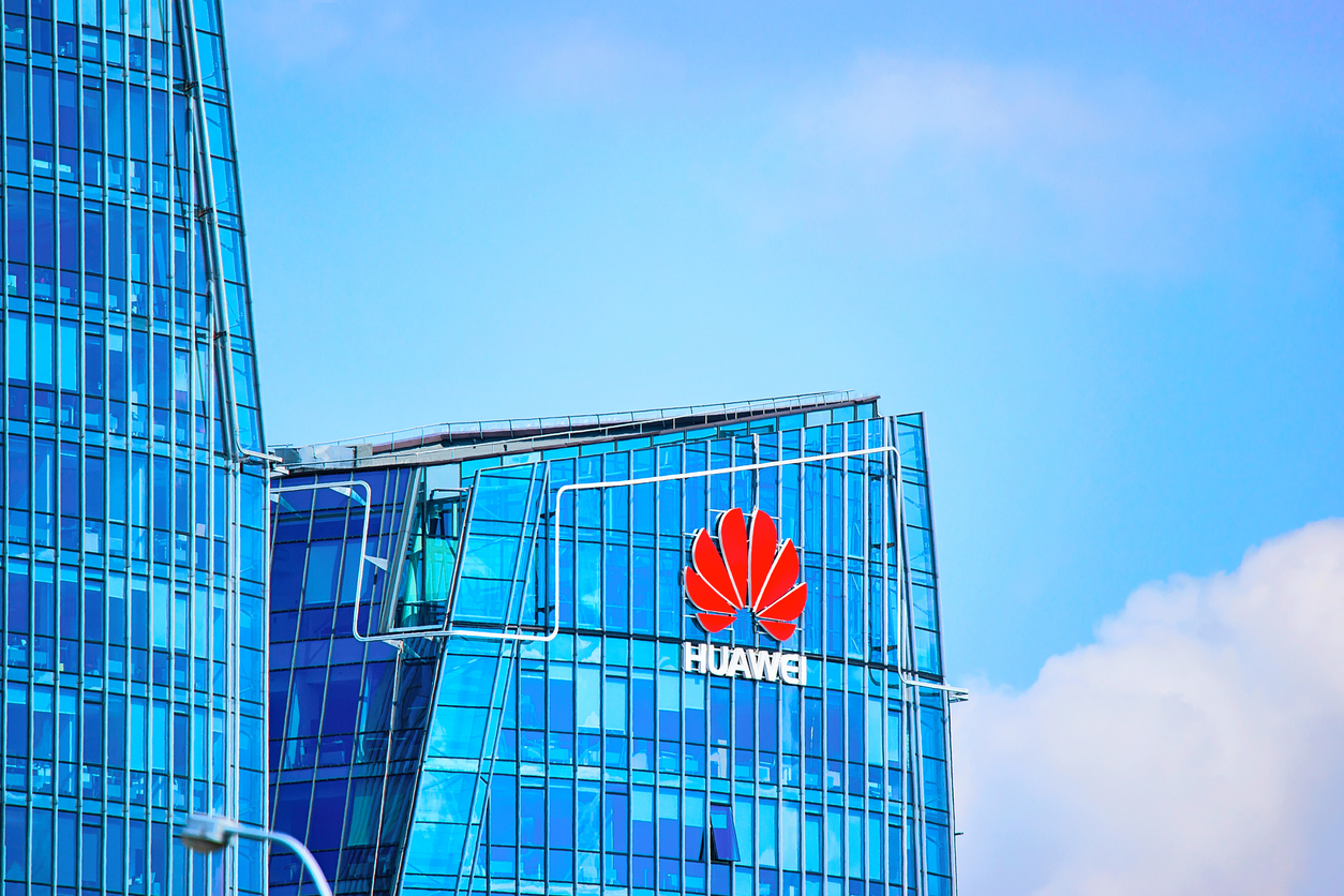 US moves against Chinese tech titan Huawei have had "no effect" on the firm's aviation business despite several countries taking steps to block its mobile services, a top company executive said Monday.
