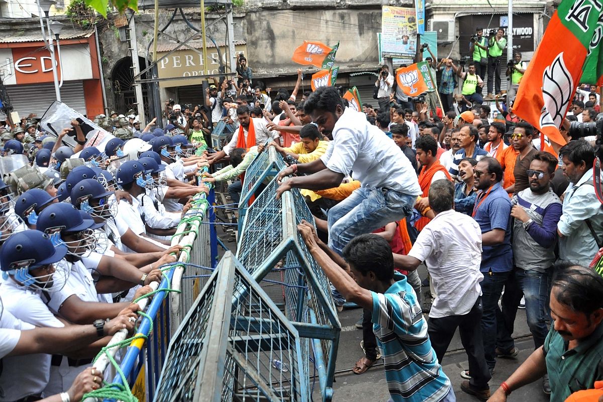 BJP protest march turns violent in Kolkata, police resort to lathicharge, water cannons