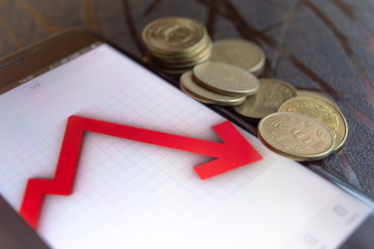 Investor wealth erodes by over Rs 2 lakh cr as stocks plummet