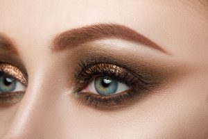 Look gorgeous with smoky eye makeup at any age