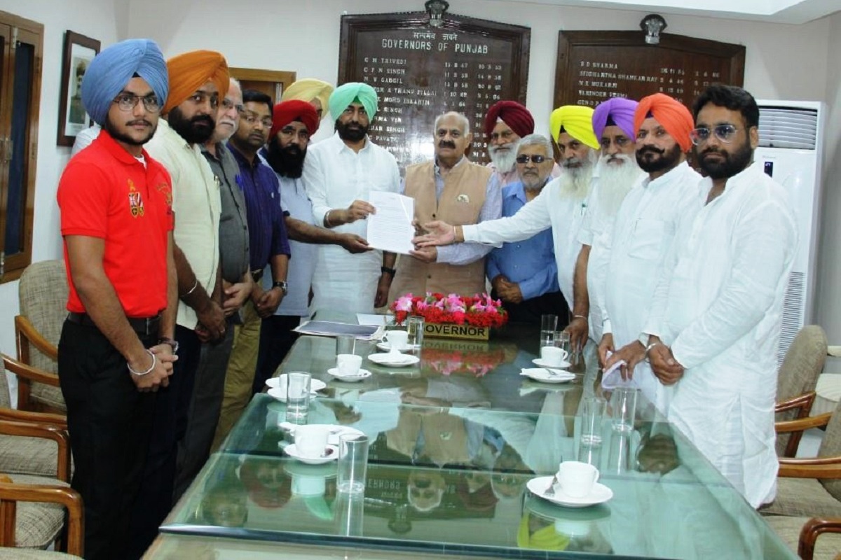 Opposition asks Badnore to recall order to pardon 4 cops in fake encounter case
