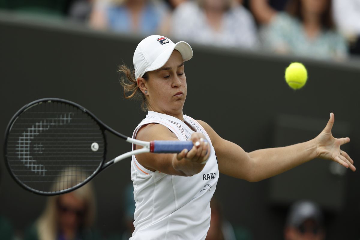 Ashleigh Barty stays at number one in spite of Wimbledon upset