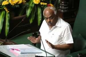 Kumaraswamy govt lives to fight another day; Speaker postpones trust vote until Monday