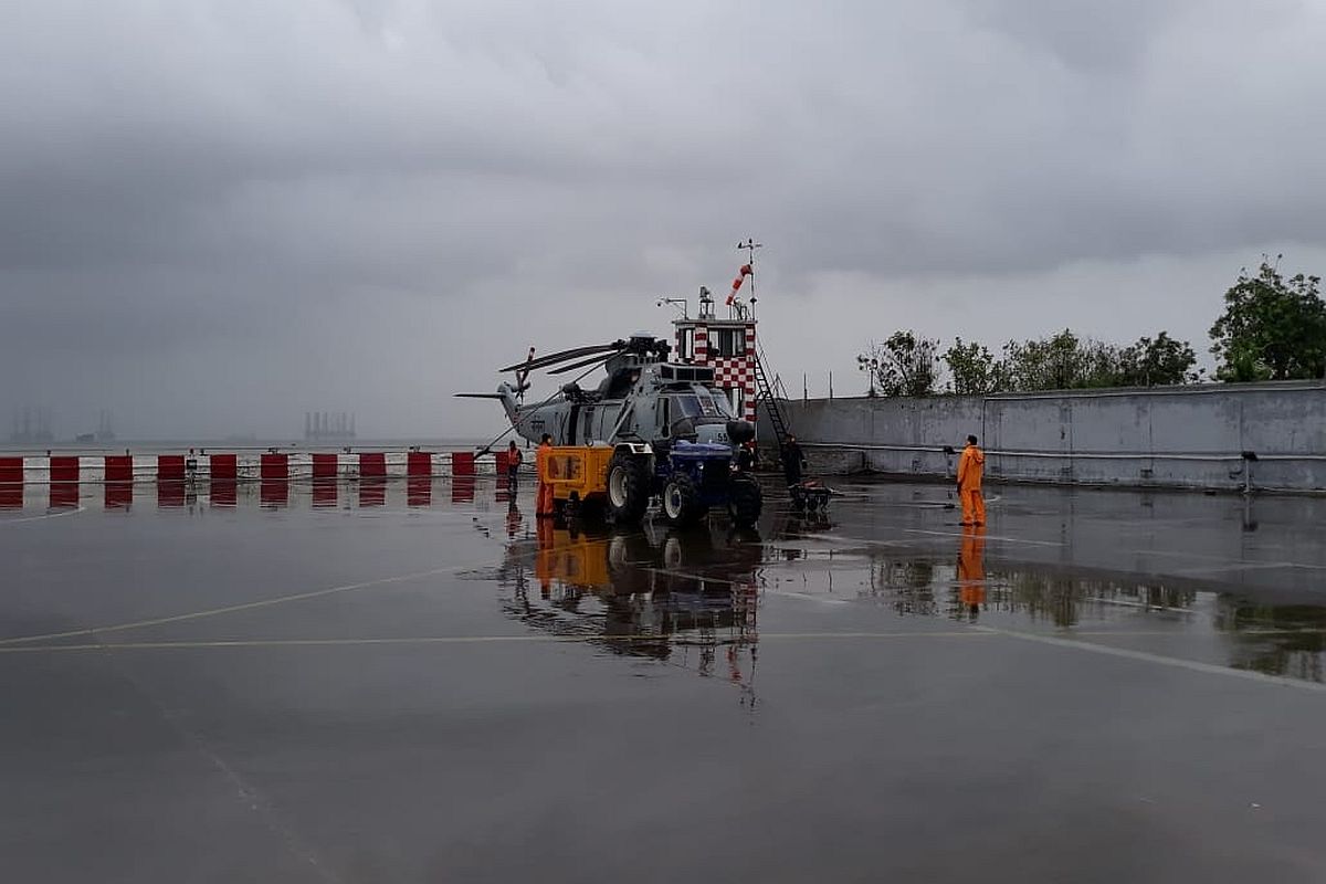 Mumbai: Heavy rains stall train for 15 hrs with 700 on board; IAF choppers, NDRF begin rescue ops
