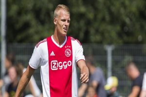 PSG signs Dutch defender Mitchel Bakker till 2023