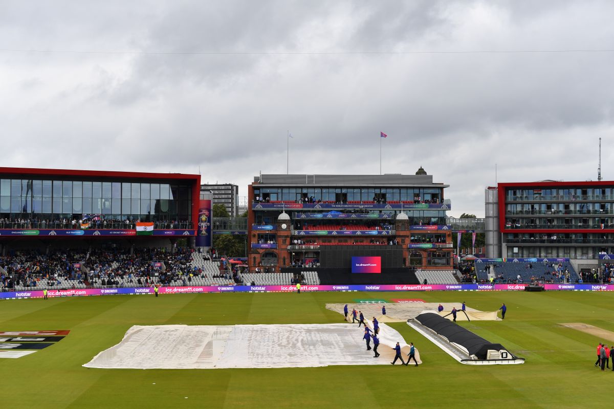 World Cup Semifinal 2019 Ind v NZ: Rain threatens play on reserve day, Weather update, DLS par score