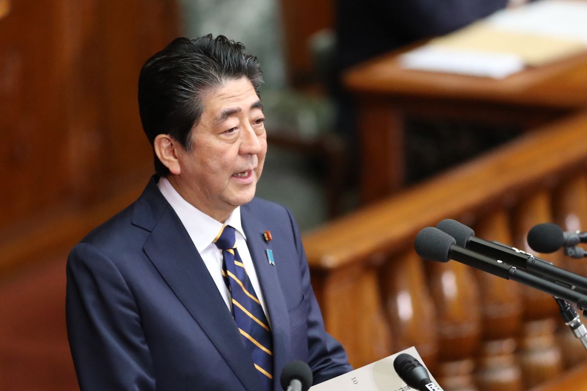 Japan urges Iran to keep to nuclear deal