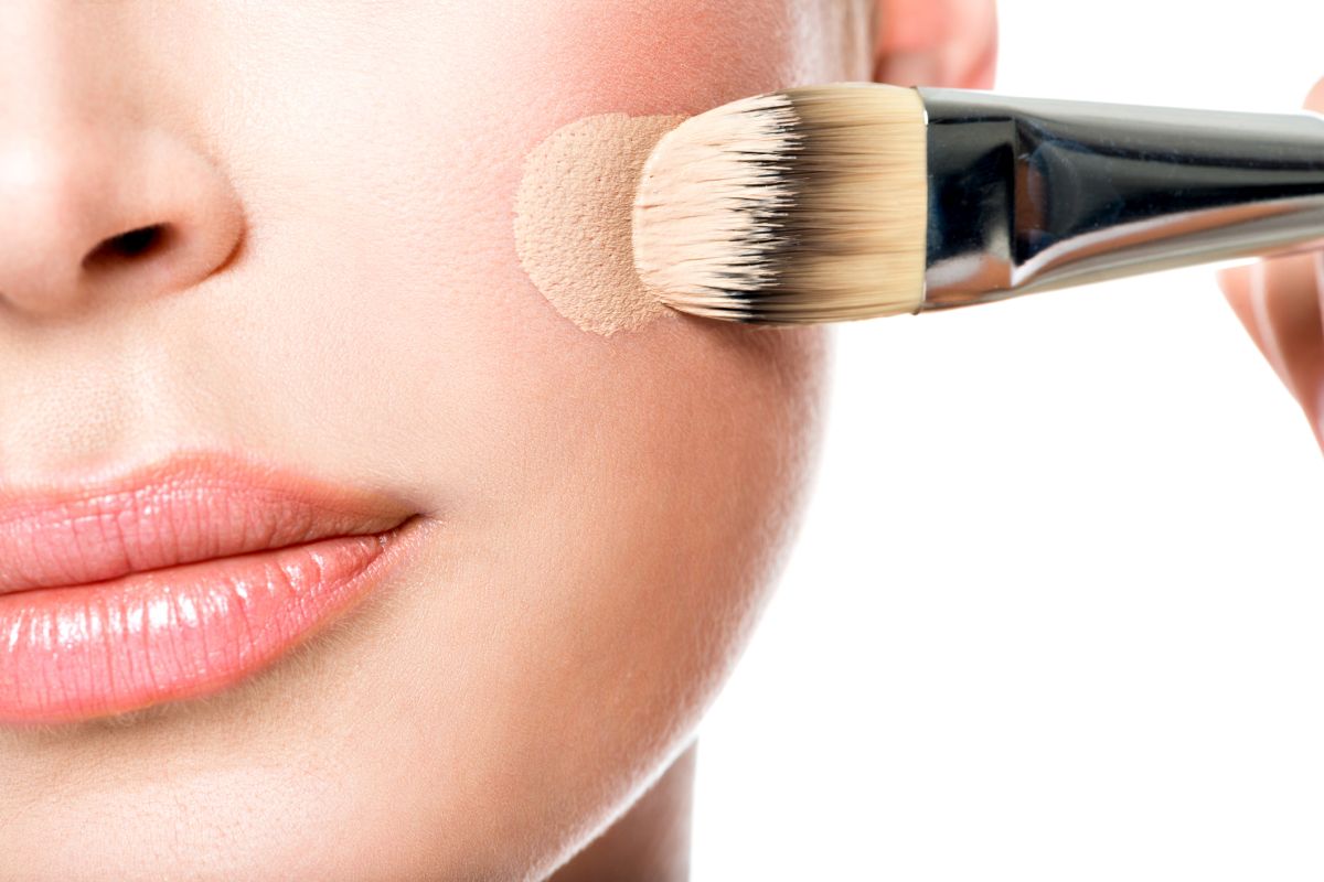 Tips to choose right cosmetics to look young and beautiful
