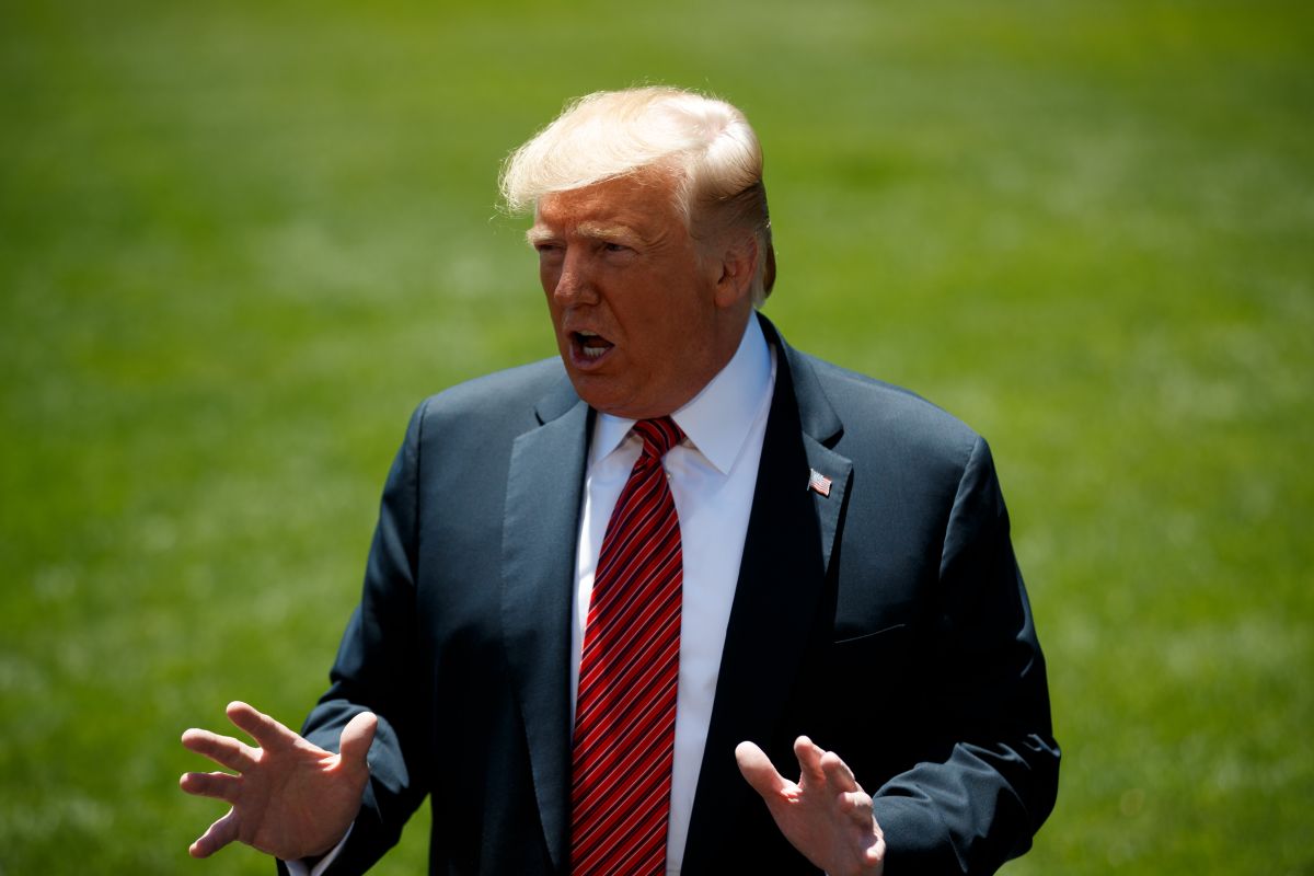 Donald Trump, May discuss Iran, N Korea issues over phone