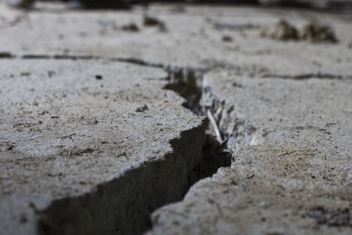 8 killed as twin quakes jolt islands in Philippines, many injured