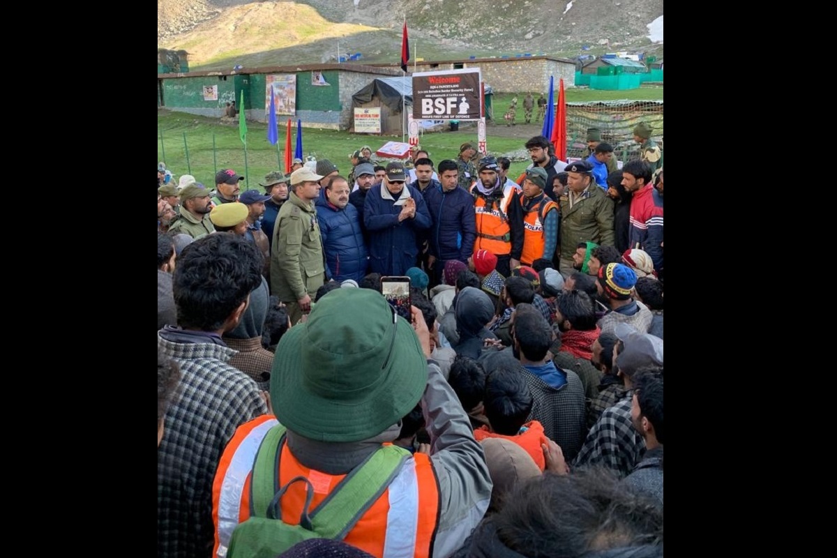 Farooq Abdullah meets Amarnath pilgrims at base camps in Kashmir
