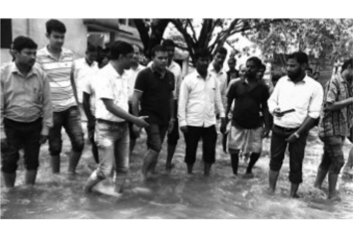 Many flee North Dinajpur as flood inundates homes