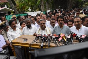 Karnataka crisis: After 21 Congress ministers resign, 9 JDS ministers put in papers