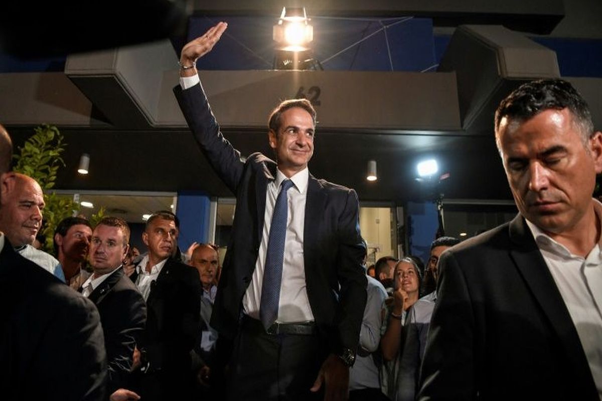 Kyriakos Mitsotakis becomes Greece’s new PM on vow to end economic crisis