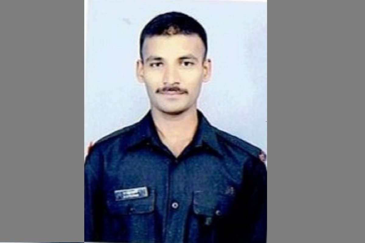 Army soldier belonging to Gujarat killed in Pakistani firing along LOC