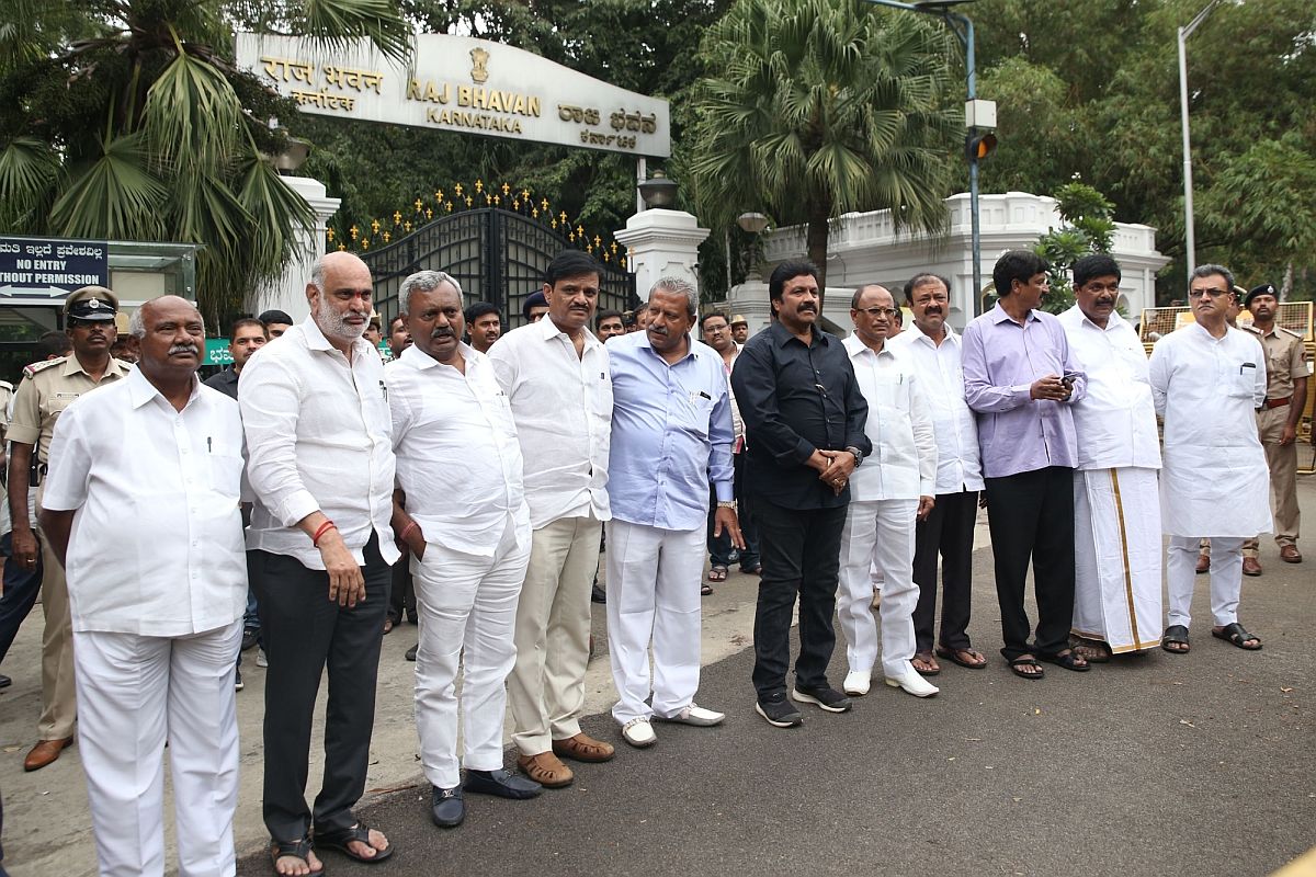 Karnataka crisis: SC asks 10 rebel MLAs to meet Speaker at 6 pm today, orders police cover
