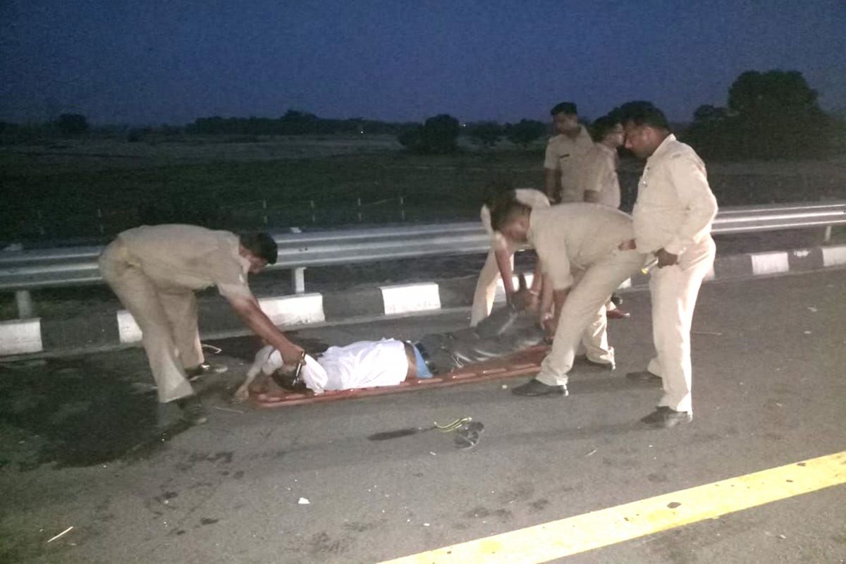 29 killed as passenger bus falls into gorge on Yamuna Expressway; many injured