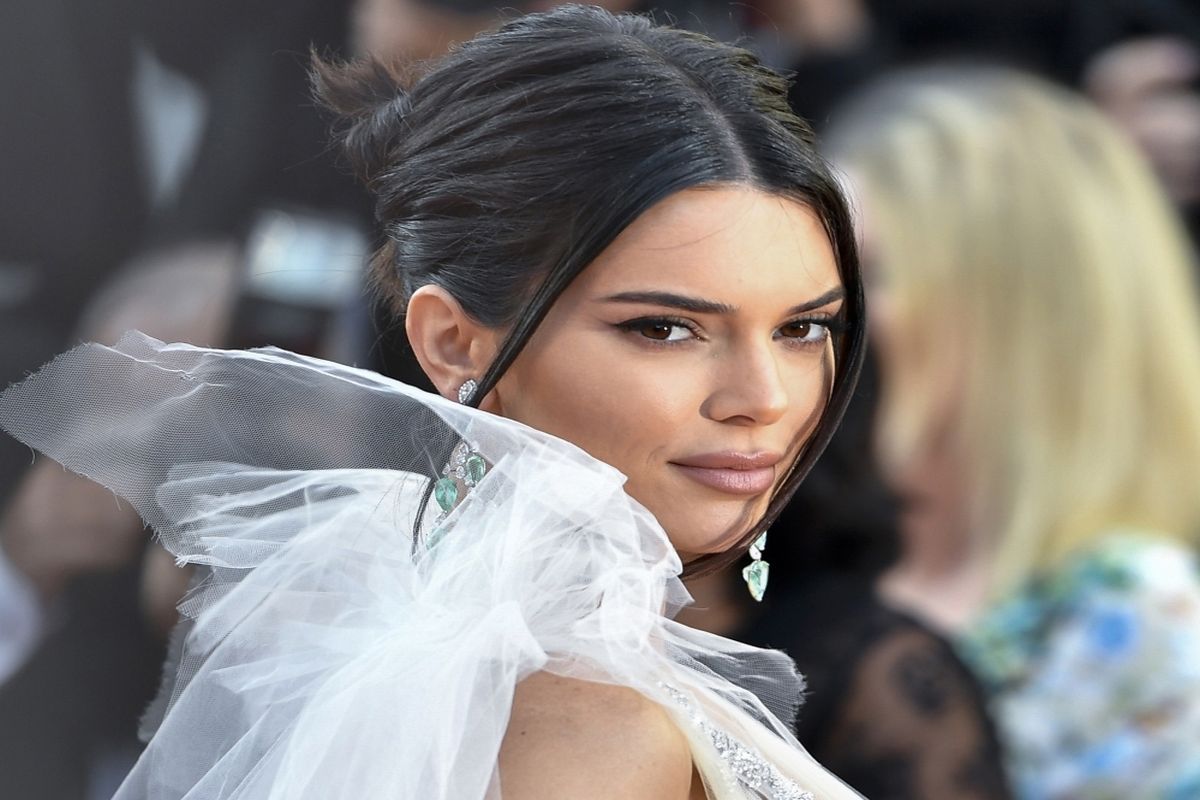 Kendall Jenner, Emily Ratajkowski sued over Fyre Festival