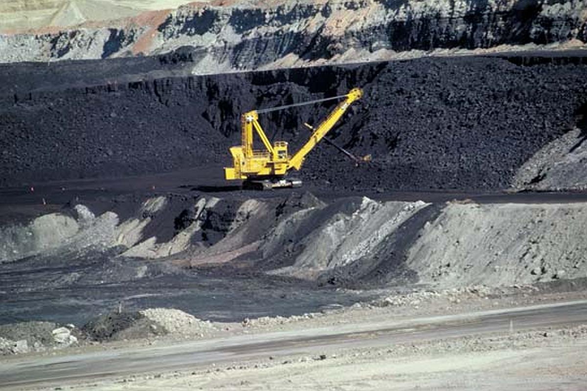 BlackRock’s fossil fuel investments wipe out $90bn: IEEFA