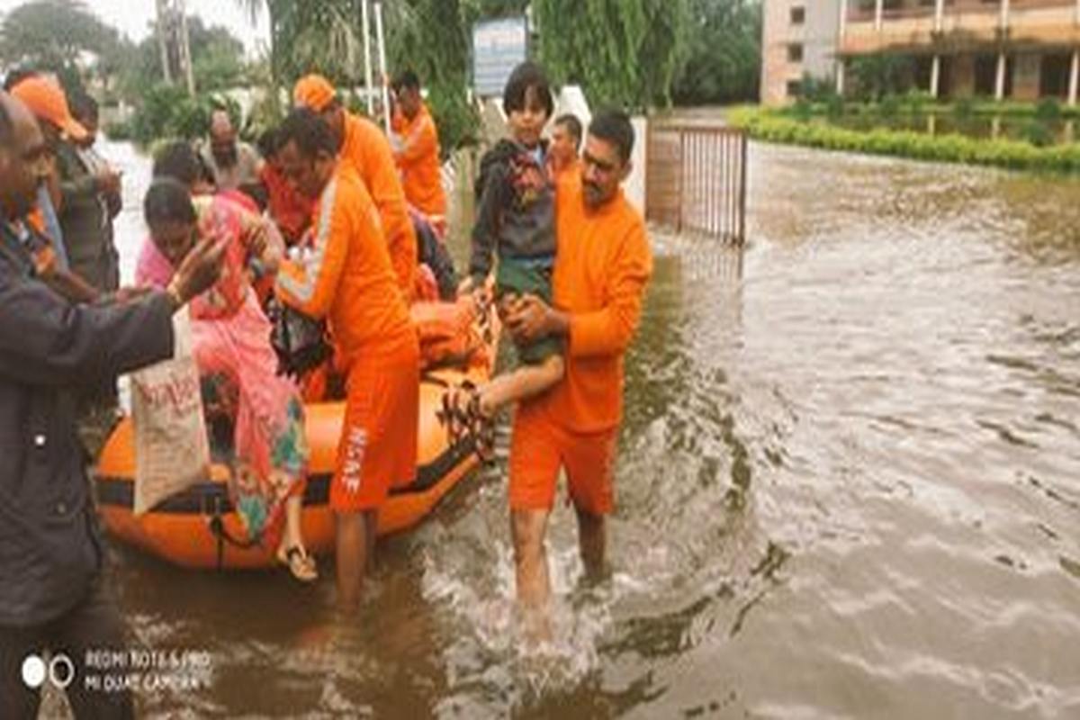 Maharashtra floods: 30 killed and 2 lakh evacuated