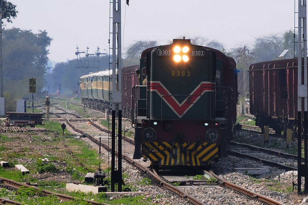 Article 370 fallout: After Samjhauta, Pak mulls to stop Thar Express services; India slams actions