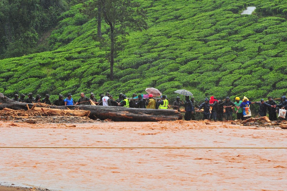 95 dead, 59 missing in Kerala floods; CM announces Rs 4 lakh ex gratia for kin of dead