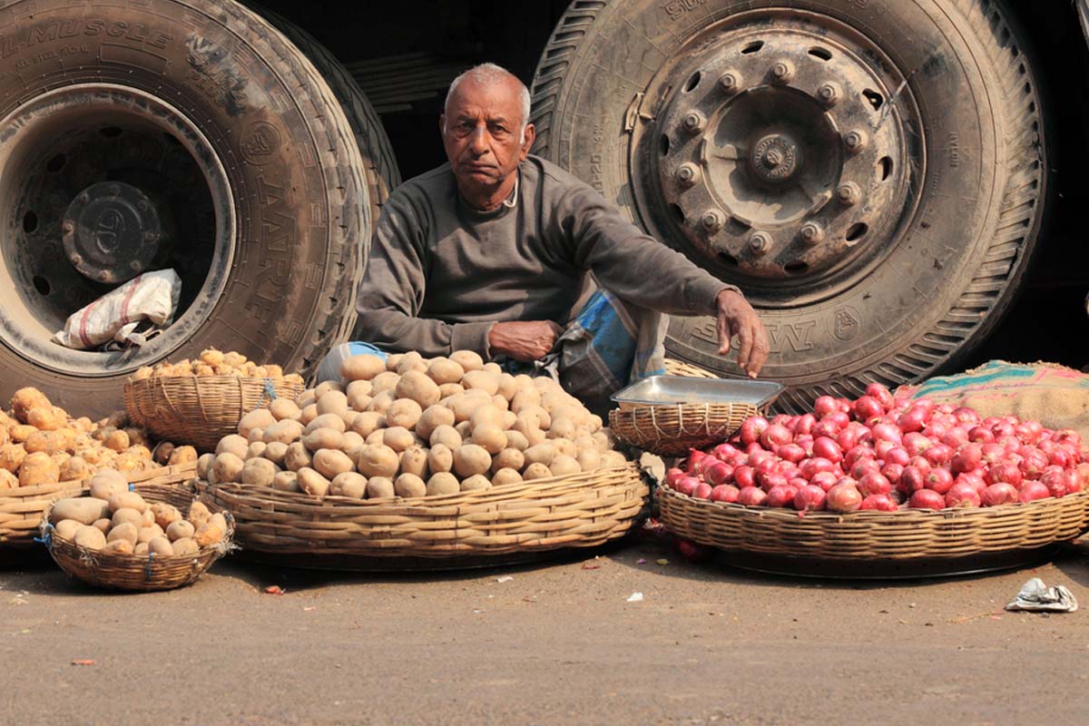 Onion prices spiral in city as Nashik suffers through floods