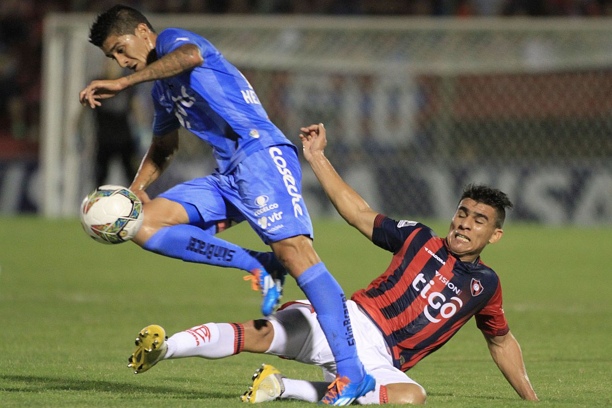 Chile midfielder Pablo Hernandez to undergo knee surgery