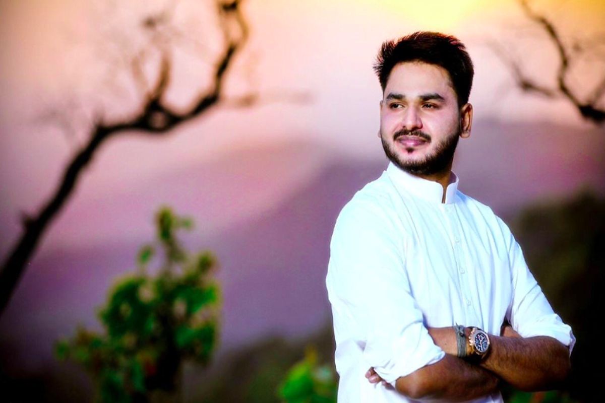 Kiran Khabad aims to bring change in society with social service