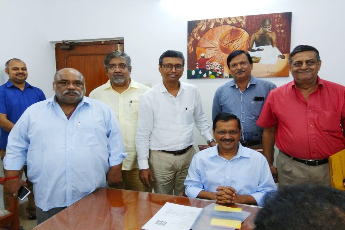 Durga Puja organizers in fix over DPCC’s cap on idols’ height, approach Arvind Kejriwal