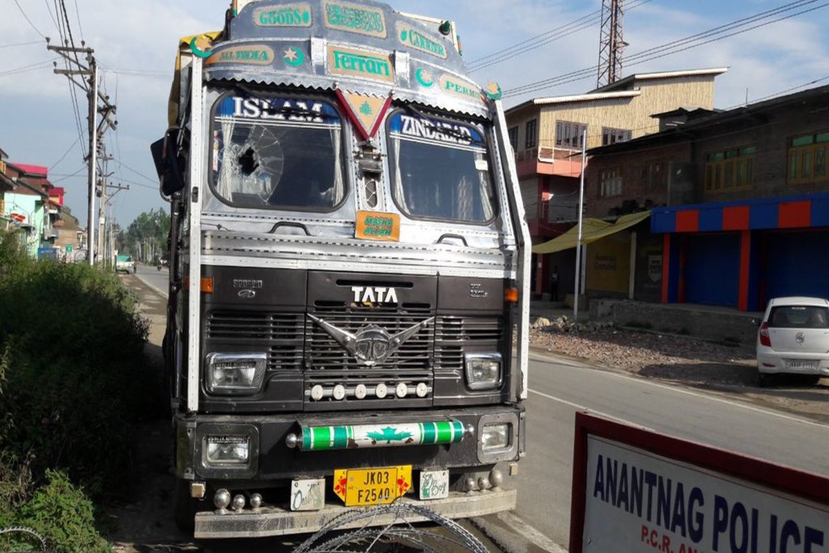 One killed, two injured in stone-pelting in Kashmir against abrogation of Article 370