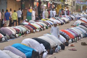 B-Town celebs wish fans Eid Mubarak