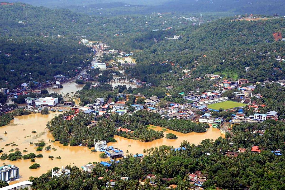 Kerala floods: 72 dead, 58 missing; Rahul Gandhi in Wayanad, to visit relief camps
