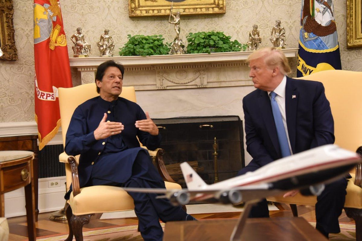 Donald Trump calls for India-Pak dialogue on Kashmir in phone call with Imran Khan