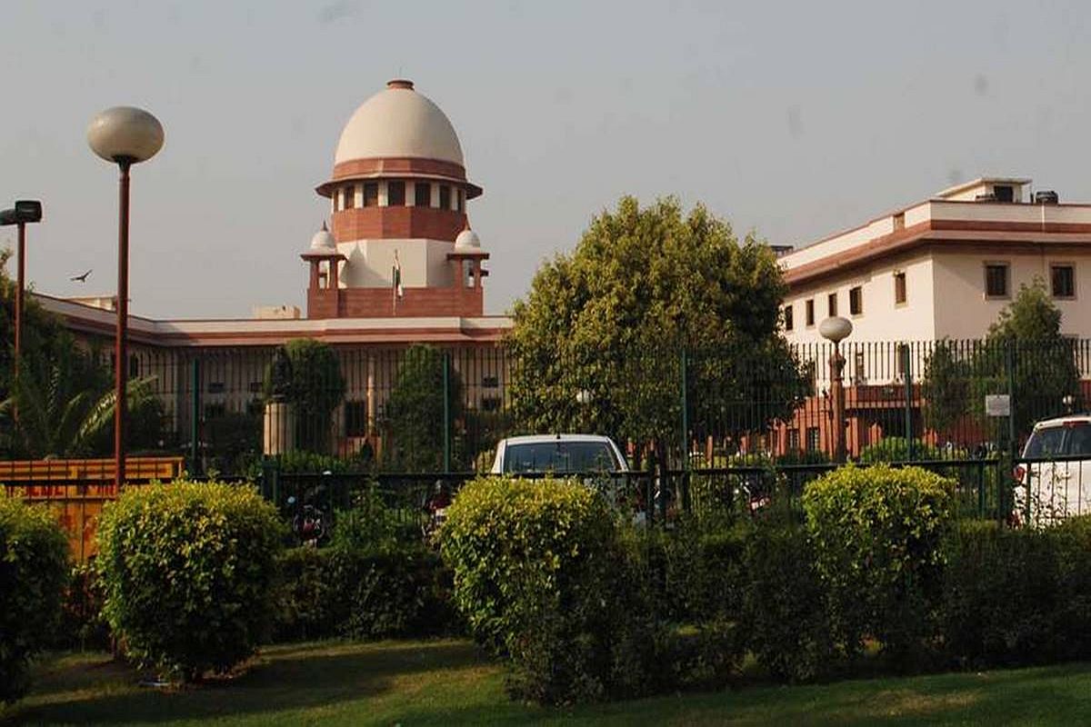 Ayodhya Case: Supreme Court issues notice to two for threatening lawyer Rajeev Dhavan