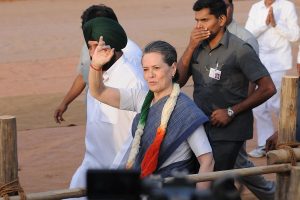 Sonia meets Lovely, Walia to discuss new Delhi Cong chief