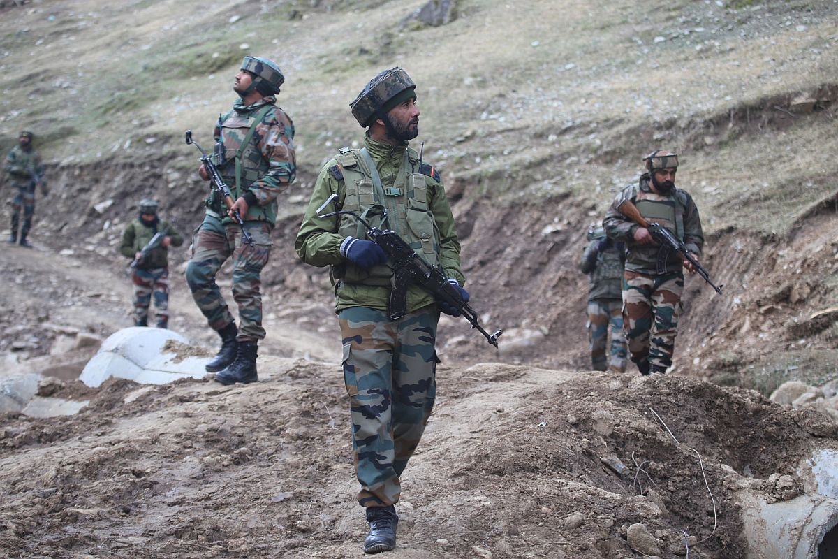 Army takes down Pakistan infiltrator near LoC