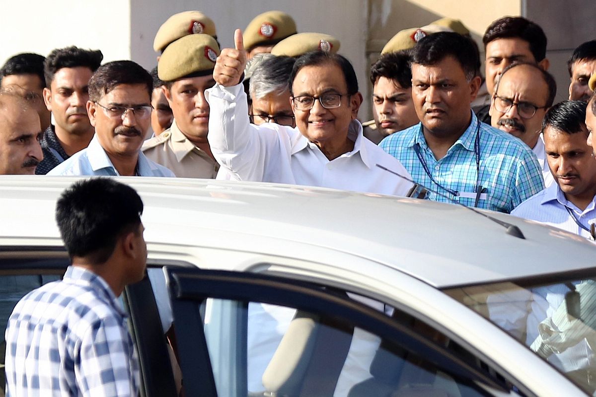 P Chidambaram, son Karti get anticipatory bail in Aircel-Maxis deal case
